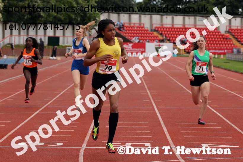 Inter girls 300 metres, English Schools Track and Field. Photo: David T. Hewitson/Sports for All Pics